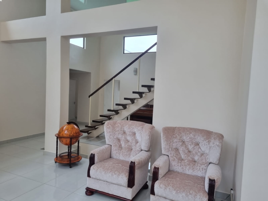 5 Bedroom Property for Sale in Meerhof North West